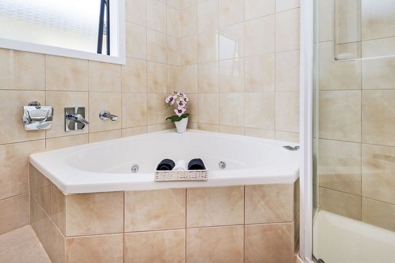 Photo of property in 151a Bucklands Beach Road, Bucklands Beach, Auckland, 2012