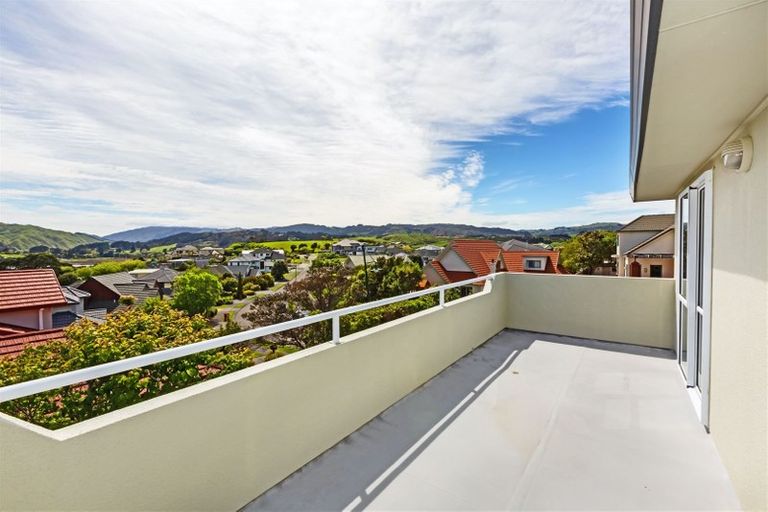 Photo of property in 9 Lanyon Place, Whitby, Porirua, 5024