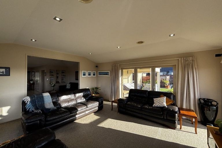 Photo of property in 58 Karamea Street, Whalers Gate, New Plymouth, 4310