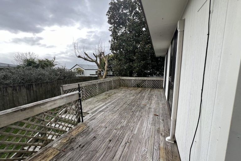 Photo of property in 2/25 Devonshire Road, Unsworth Heights, Auckland, 0632