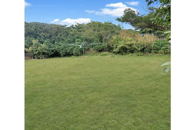 Photo of property in 24 Avenue Road, Foxton, 4814