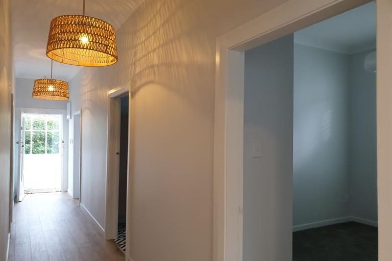 Photo of property in 40 Rua Street, Lyall Bay, Wellington, 6022