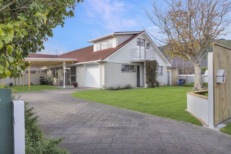 Photo of property in 41 Belvedere Avenue, Waikanae, 5036