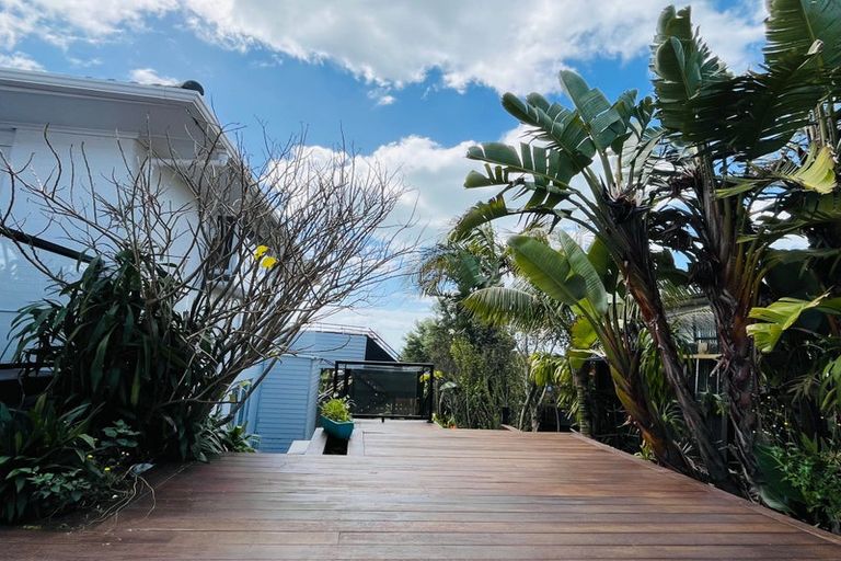 Photo of property in 21 Bleakhouse Road, Howick, Auckland, 2014