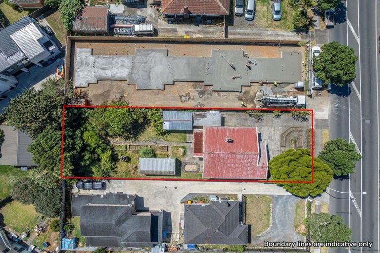 Photo of property in 731 Massey Road, Mangere, Auckland, 2022