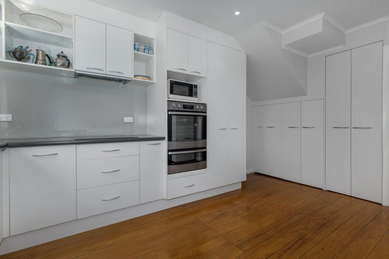 Photo of property in 68a Mana Esplanade, Paremata, Porirua, 5026