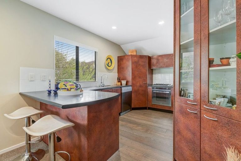 Photo of property in 19 Calypso Way, Unsworth Heights, Auckland, 0632