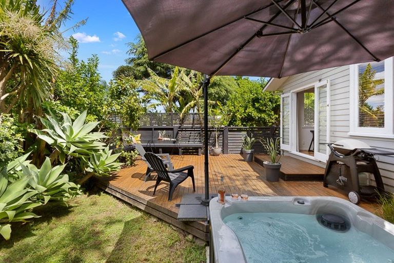 Photo of property in 1/67 Matipo Road, Te Atatu Peninsula, Auckland, 0610