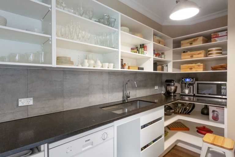 Photo of property in 121 Saint Kilda Road, Cambridge, 3434