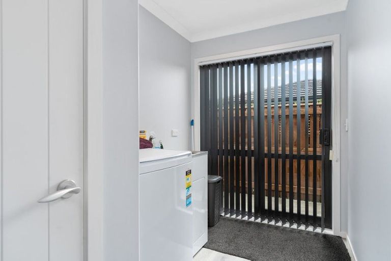 Photo of property in 10 Austin Reid Avenue, Carterton, 5713