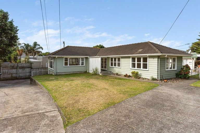 Photo of property in 9 Bluegum Road, Paraparaumu Beach, Paraparaumu, 5032