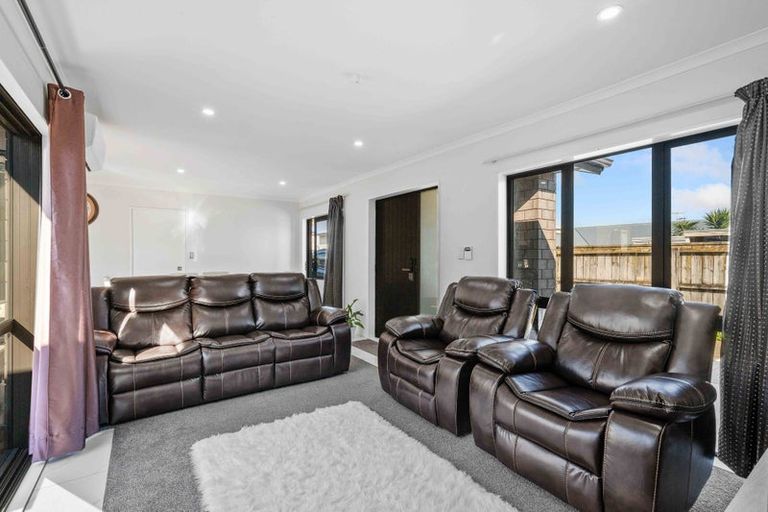 Photo of property in 8a Martin Road, Manurewa, Auckland, 2102