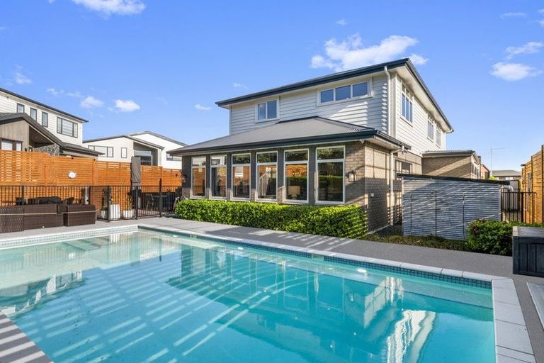 Photo of property in 39 Headsail Drive, Long Bay, Auckland, 0630