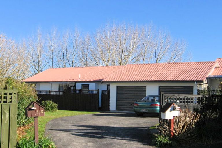 Photo of property in 16 Olwyn Green, Dinsdale, Hamilton, 3204