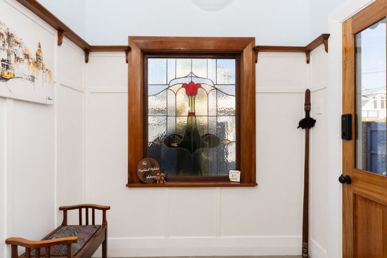 Photo of property in 180 Victoria Road, Saint Clair, Dunedin, 9012