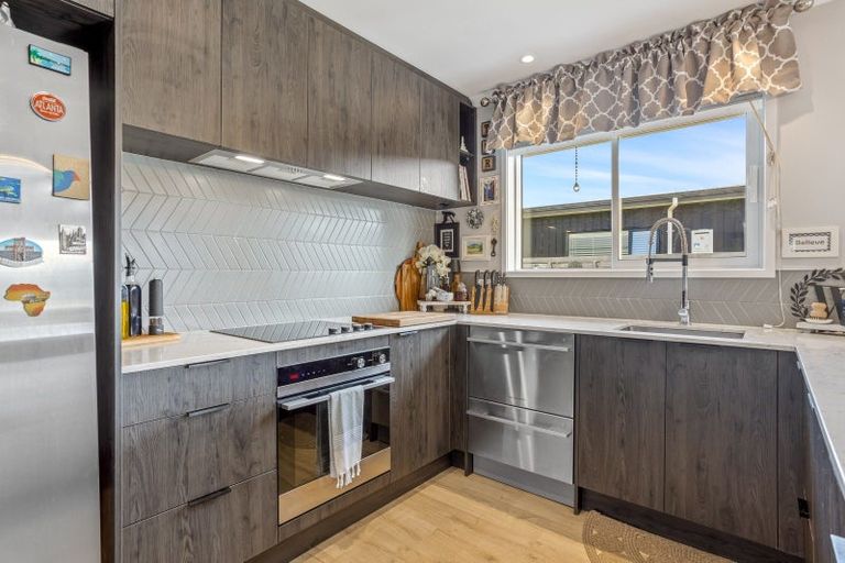 Photo of property in 12 Urumaraki Avenue, Helensville, 0800