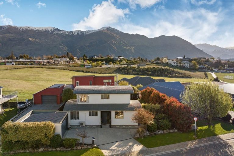 Photo of property in 108 Kings Drive, Wanaka, 9305