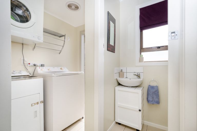 Photo of property in 4 Stafson Lane, Te Atatu Peninsula, Auckland, 0610