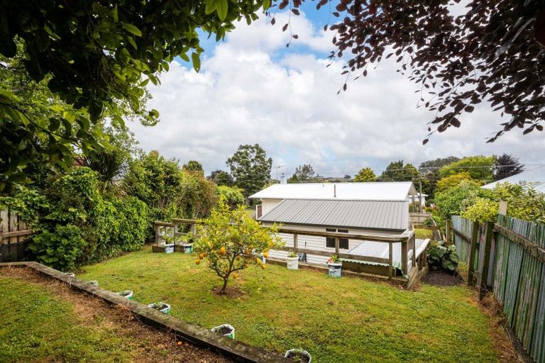 Photo of property in 217 Tukapa Street, Westown, New Plymouth, 4310