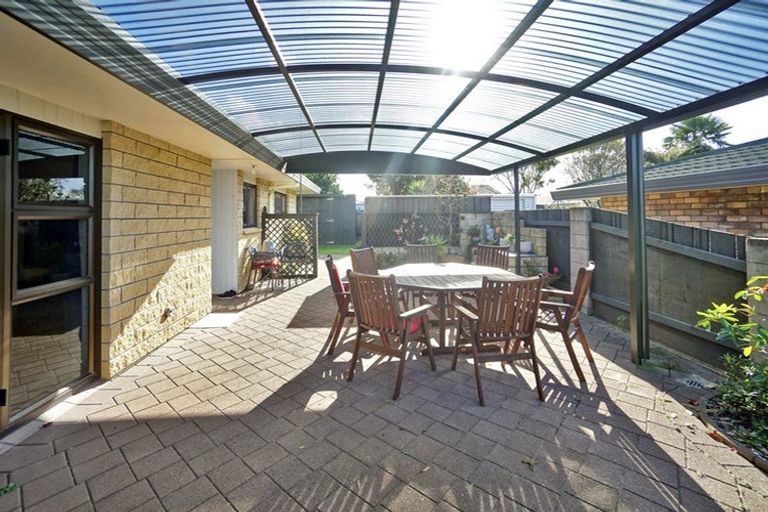 Photo of property in 8 Randell Place, Te Puke, 3119