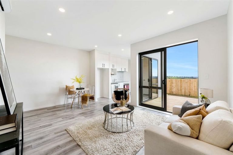 Photo of property in 10 Kokotea Road, Massey, Auckland, 0614