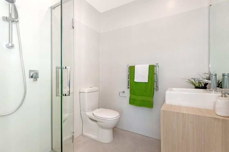 Photo of property in Marina View Apartments, 305/4 Reads Quay, Gisborne, 4010