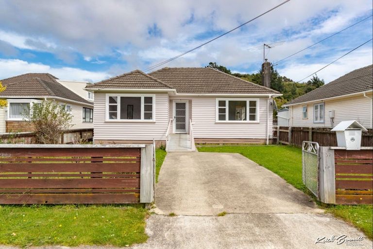 Photo of property in 37 Hyde Street, Wainuiomata, Lower Hutt, 5014
