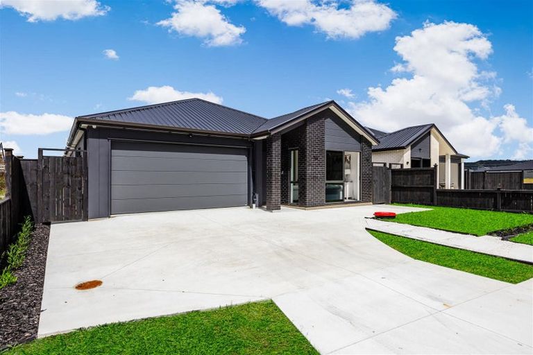 Photo of property in 42 Kakano Street, Clevedon, Papakura, 2582