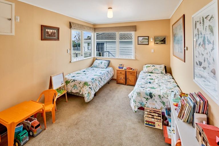 Photo of property in 33 Collier Avenue, Karori, Wellington, 6012