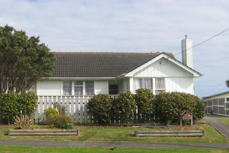 Photo of property in 19 Marama Crescent, Spotswood, New Plymouth, 4310