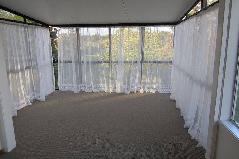 Photo of property in 90 Sycamore Drive, Sunnynook, Auckland, 0620