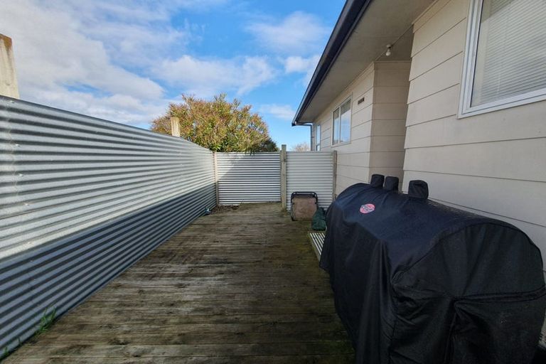 Photo of property in 52 Somerset Crescent, Highbury, Palmerston North, 4412