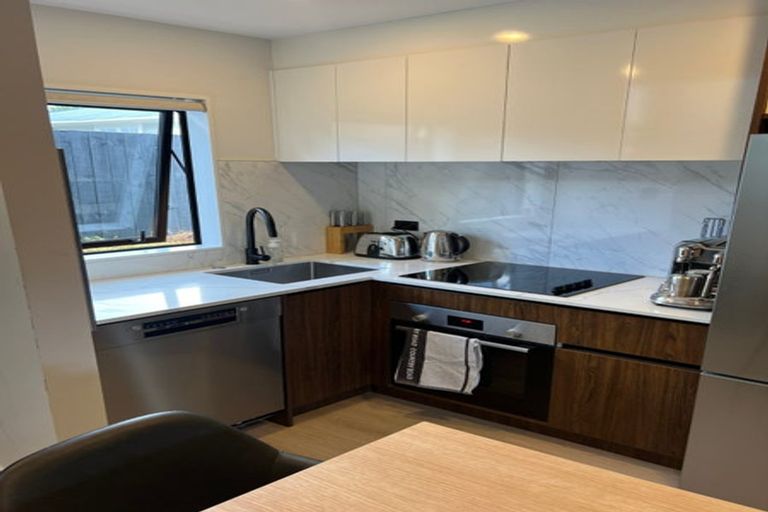 Photo of property in 5/72 Tiraumea Drive, Pakuranga, Auckland, 2010