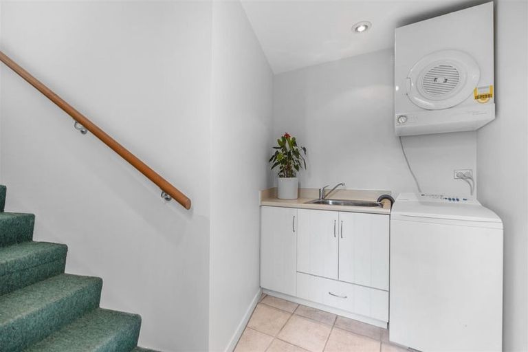 Photo of property in 94 Hensman Road, Queenstown, 9300