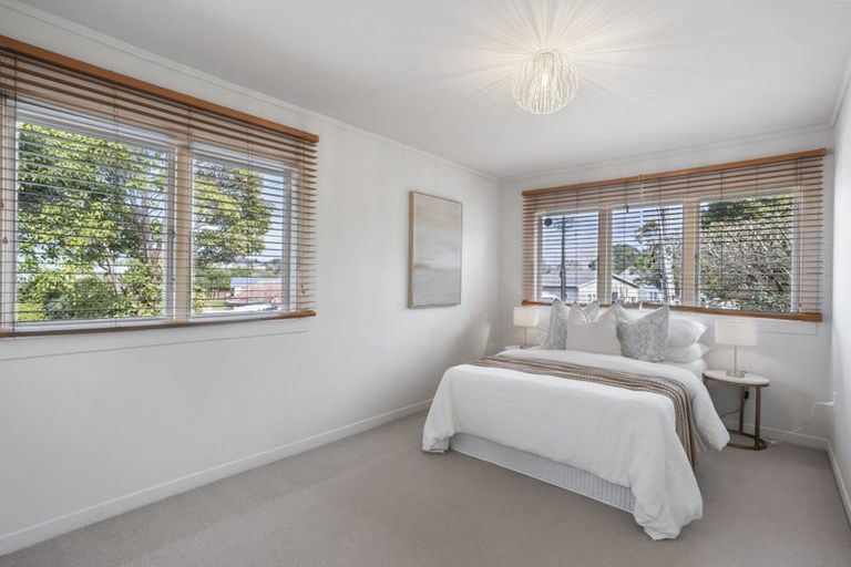 Photo of property in 1/12 Craigbank Avenue, New Lynn, Auckland, 0600