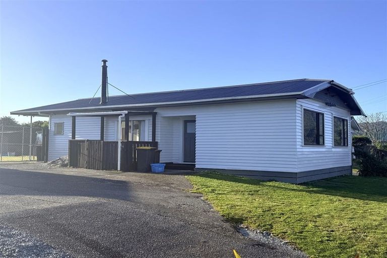 Photo of property in 20 Blake Street, Blaketown, Greymouth, 7805