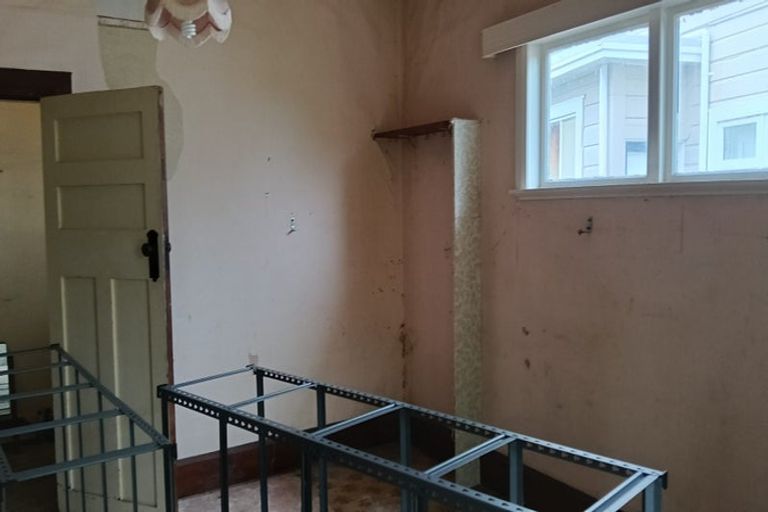 Photo of property in 28 Highbury Road, Highbury, Wellington, 6012