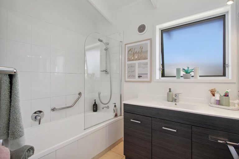Photo of property in 3/42 James Laurie Street, Henderson, Auckland, 0612