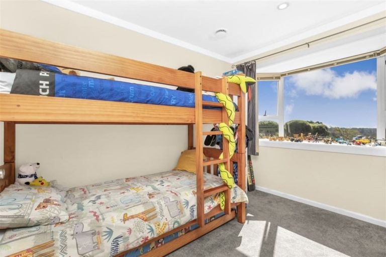 Photo of property in 188 Forest Hill Road, Waiatarua, Auckland, 0612