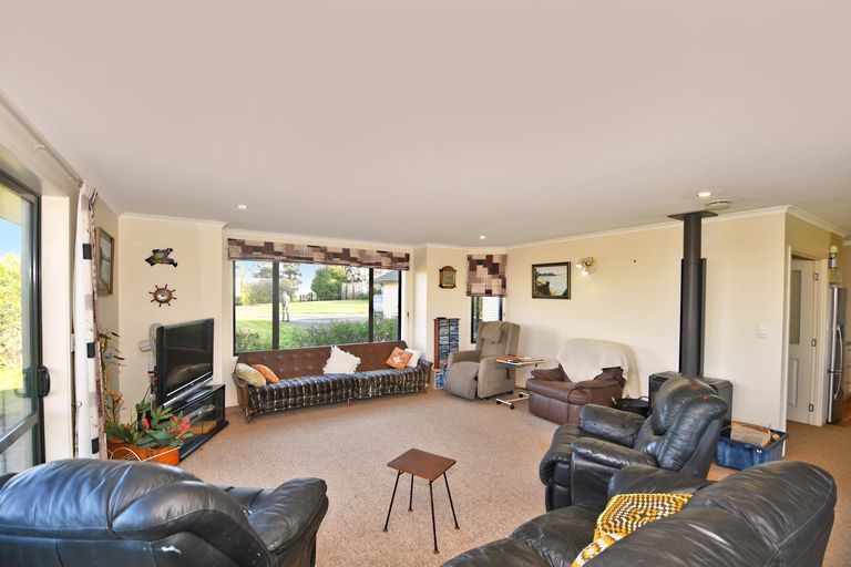Photo of property in 210 Staniforth Road, Kaiwaka, Wellsford, 0975