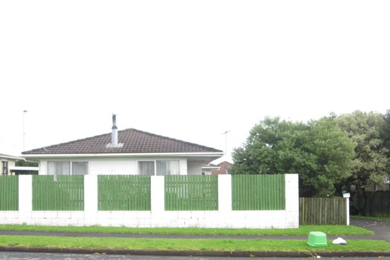 Photo of property in 2/115 Pigeon Mountain Road, Half Moon Bay, Auckland, 2012
