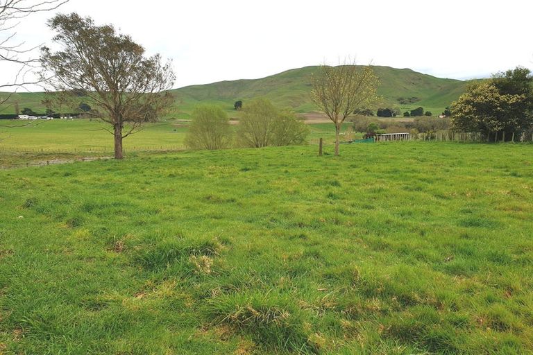 Photo of property in 425 Te Kura Road, Otane, 4277