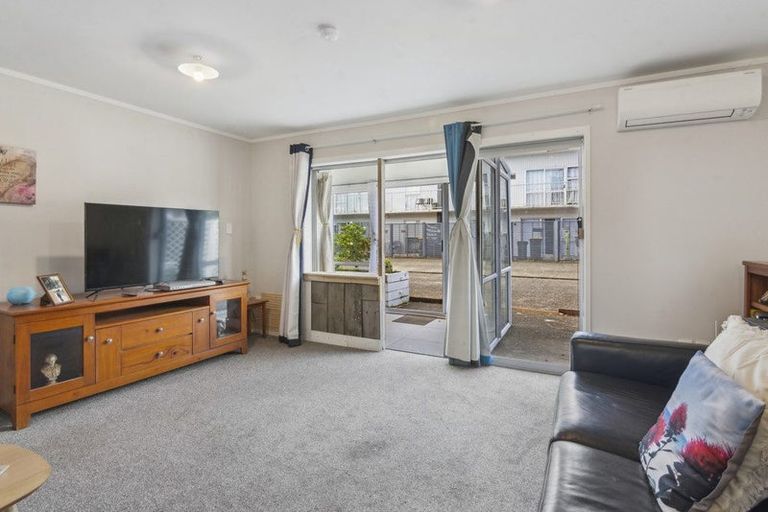 Photo of property in 4/43 Anzac Road, Browns Bay, Auckland, 0630