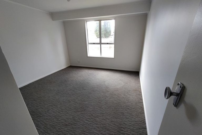 Photo of property in 61 Harrington Road, Henderson, Auckland, 0610