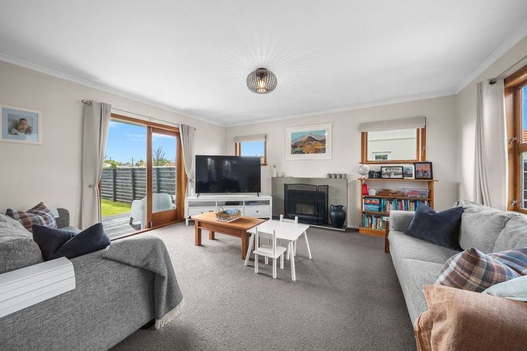 Photo of property in 73 Jellicoe Street, Martinborough, 5711