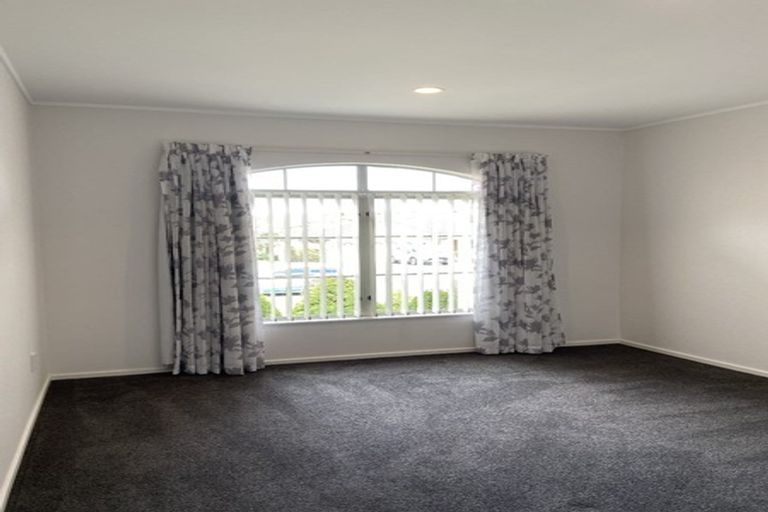 Photo of property in 16 Hendrika Court, Hobsonville, Auckland, 0618