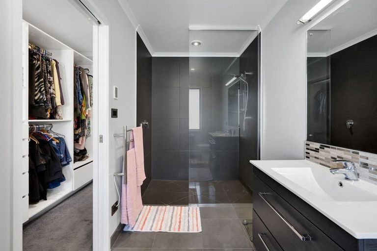 Photo of property in 9 Huetu Place, Bell Block, New Plymouth, 4312