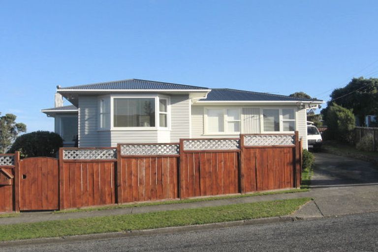 Photo of property in 33 Paenui Street, Titahi Bay, Porirua, 5022