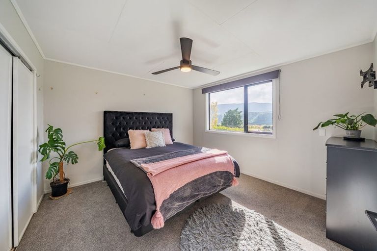Photo of property in 1712 State Highway 2, Kaitoke, Upper Hutt, 5018