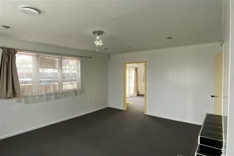 Photo of property in 1/32 Great South Road, Papakura, 2110